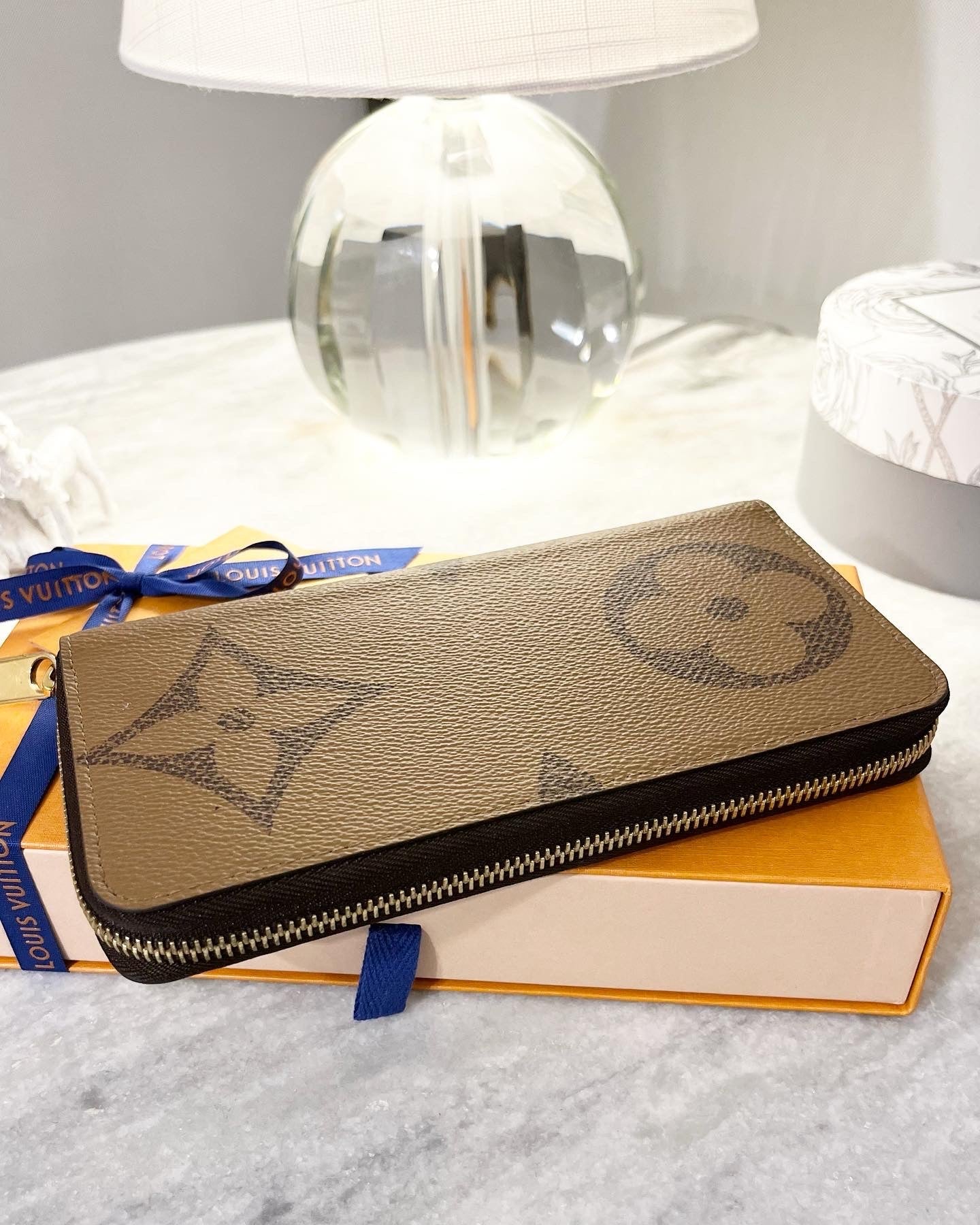 LOUIS VUITTON Giant Monogram Reverse Canvas Zippy Wallet