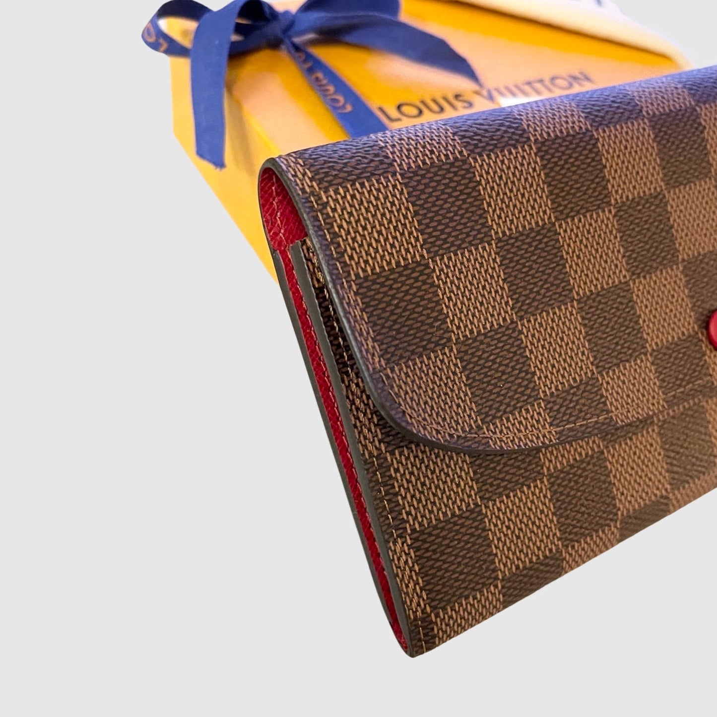 LOUIS VUITTON 2021 Damier Ebene Emilie Wallet In Rouge