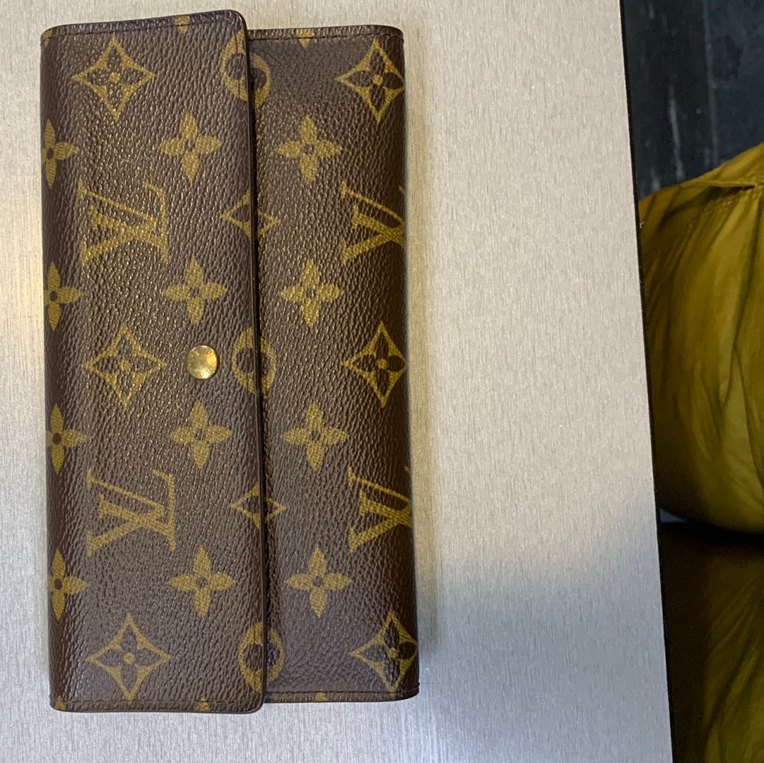 Louis Vuitton Monogram International Wallet