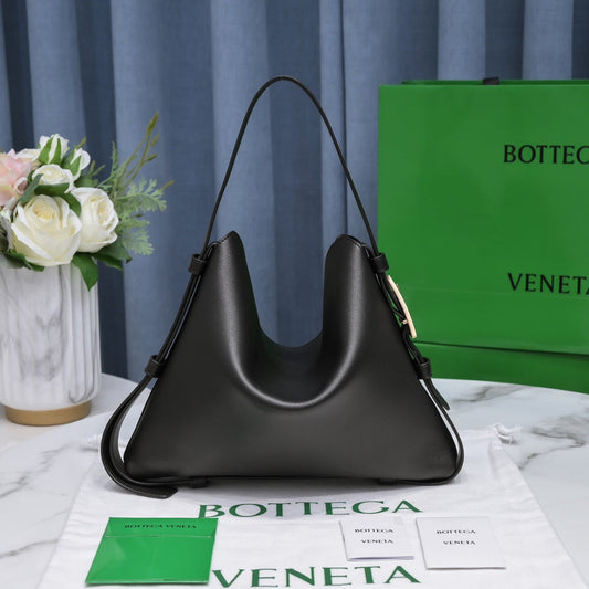 Bottega Veneta Cradle Medium Bag