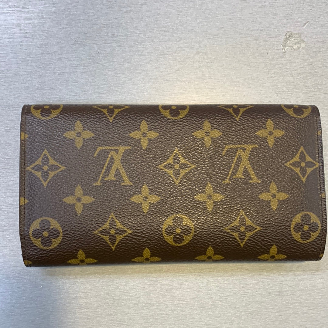 Louis Vuitton Monogram International Wallet