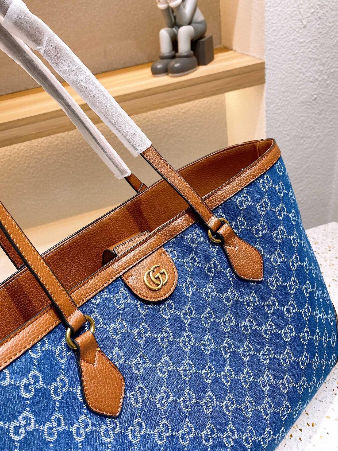 Gucci Ophidia Medium Tote Bag