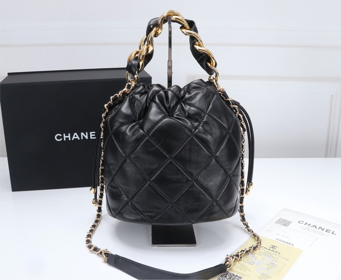 New Chanel woman Shoulder handbag