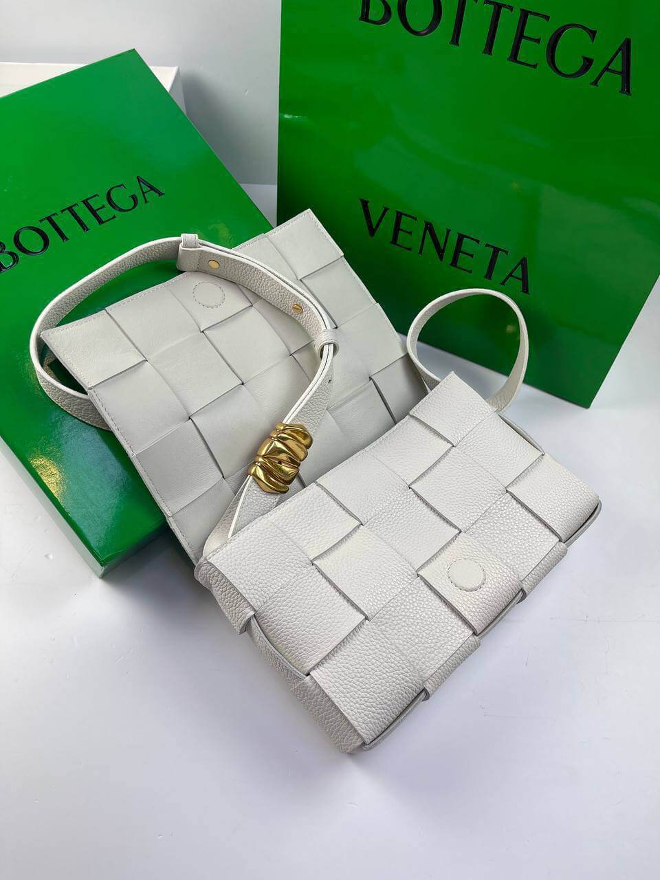 BOTTEGA VENETA Cassette Intrecciato grained leather shoulder bag