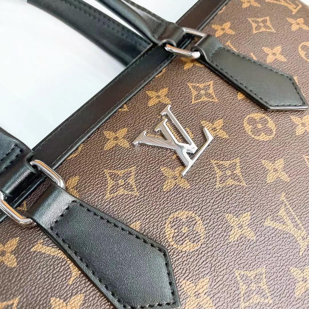 Designer Handbags Louis Vuitton 526