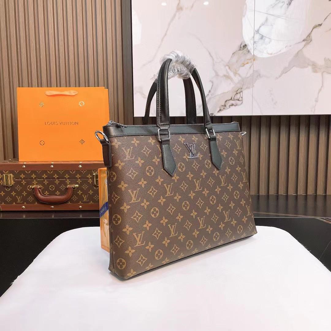 Designer Handbags Louis Vuitton 526