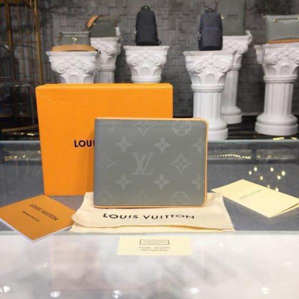 Louis Vuitton Fall-Winter 2018 Multiple Wallet Monogram Titanium