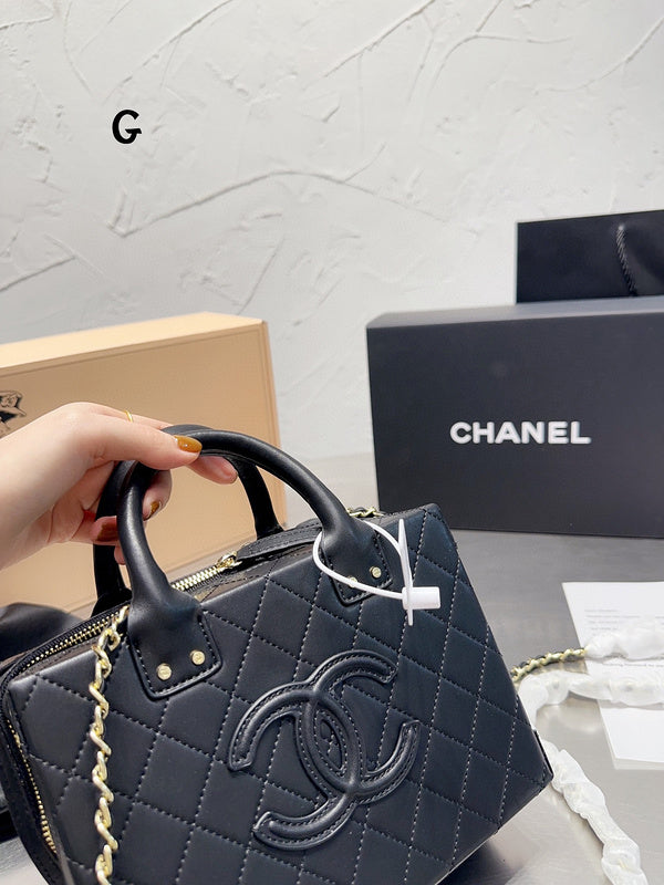 Women Designer Bags - Chanel Bags - 7111