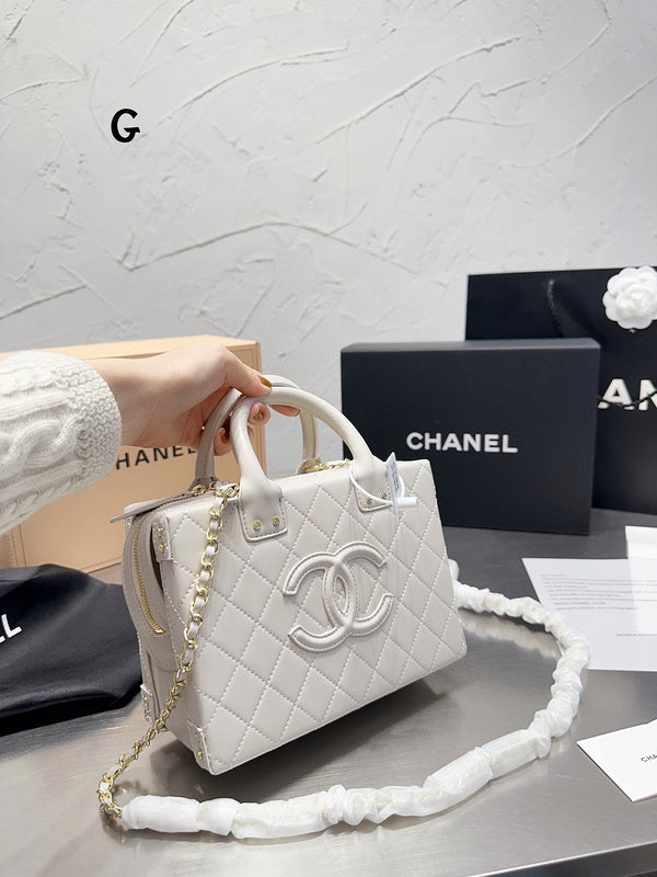 Women Designer Bags - Chanel Bags - 7110