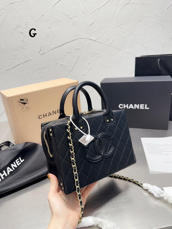 Women Designer Bags - Chanel Bags - 7111