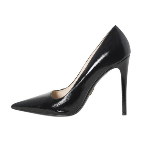 Prada Saffiano Pumps