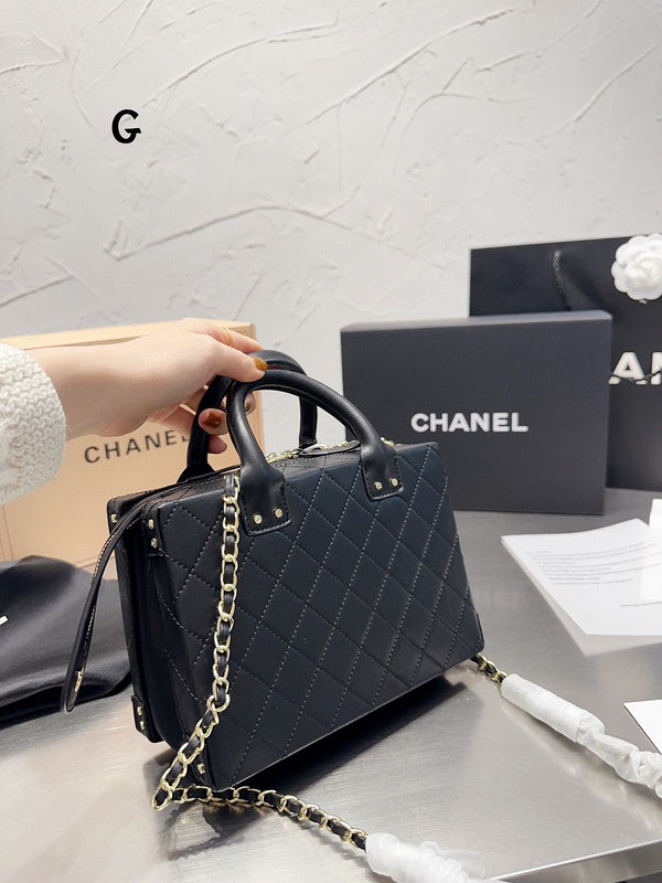 Women Designer Bags - Chanel Bags - 7111